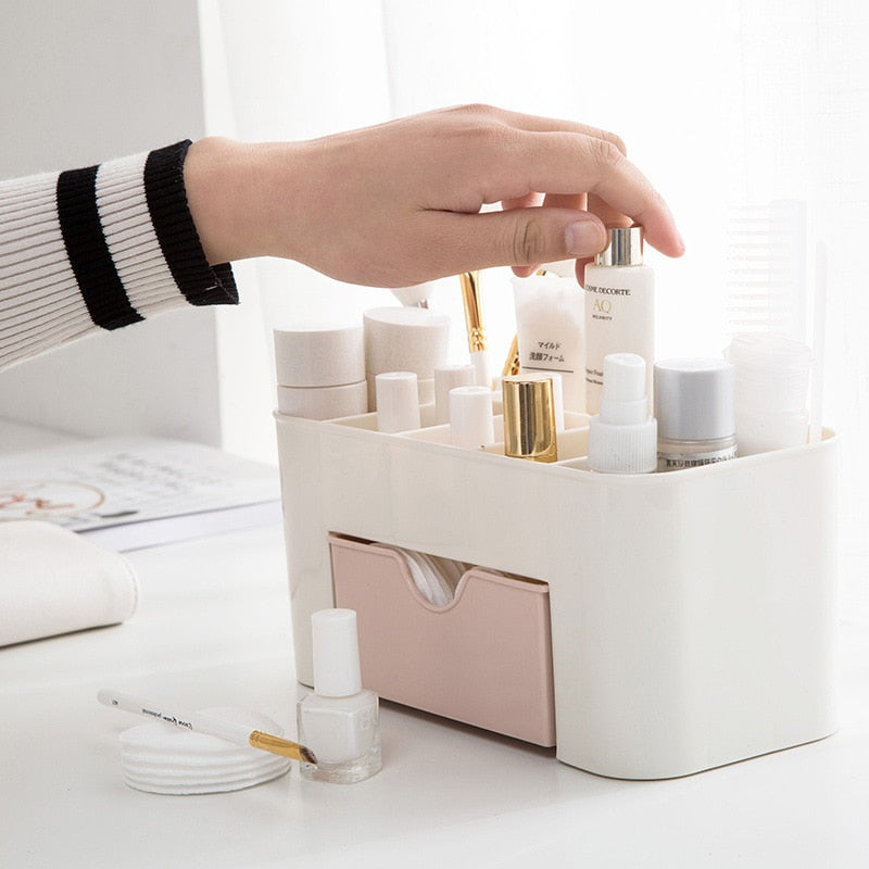 Nordic Cosmetics Organizer